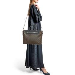 Pre Owned Louis Vuitton Monogram Macassar Canvas Porte-Documents Jour Bag
