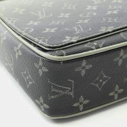 Pre Owned Louis Vuitton District PM Khaki Coated Canvas and Leather Shoulder Bag