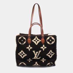 مملوكة مسبقًا Louis Vuitton Onthego GM Monogram Giant Teddy Tote Bag