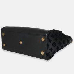 Pre Owned Louis Vuitton Black Calfskin Monogram Tufting On My Side MM