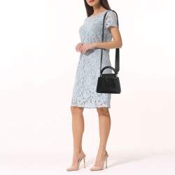 مملوكة مسبقًا Louis Vuitton Black Leather Mini Capucines Bag