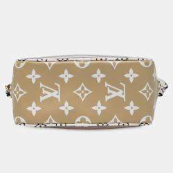 Pre Owned Louis Vuitton Green Monogram Giant Jungle Beach Pouch