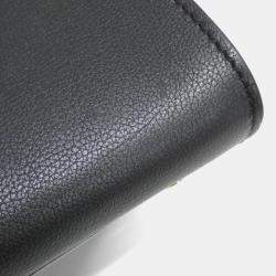 مملوكة مسبقًا Louis Vuitton On My Side GM Calfskin Leather Top Handle Bag