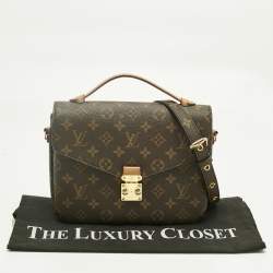 Pre Owned Louis Vuitton Monogram Canvas Pochette Metis Bag