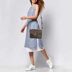 Pre Owned Louis Vuitton Monogram Canvas Pochette Metis Bag