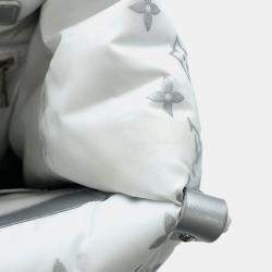 مملوكة مسبقًا حقيبة لويس فيتون لخا التزلج أون ذا جو فروست مونوغرام نايلون حجم م م