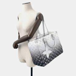 مملوكة مسبقًا حقيبة لويس فيتون لخا التزلج أون ذا جو فروست مونوغرام نايلون حجم م م