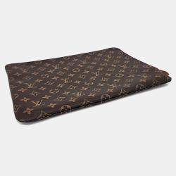 Pre Owned Louis Vuitton Black PVC Monogram Etu Voyage MM