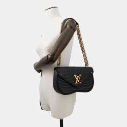 Pre Owned Louis Vuitton New Wave Chain Bag Noir Calf Leather Size MM