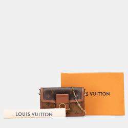 مملوكة مسبقًا محفظة لوي فيتون دوفين بقفل سلسلة بنية مونوغرام معكوسة