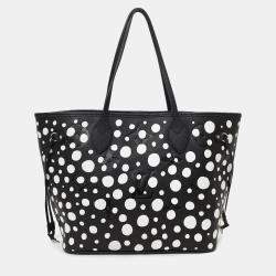 مملوكة مسبقًا حقيبة لويس فيتون x يايوي كوسوما 2023 بمونوغرام النقاط بالأبيض والأسود مع كيس نيفرفول مع حافظة حجم متوسط