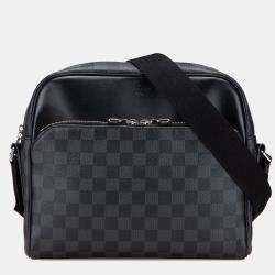 مملوكة مسبقًا Louis Vuitton Black Damier Graphite Dayton Reporter PM