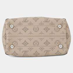 مملوكة مسبقًا Louis Vuitton Hina Galet Monogram Mahina Size Pm