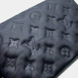 مملوكة مسبقًا Louis Vuitton Pochette Coussin Noir Monogram Embossed Lamb Leather