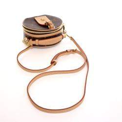 مملوكة مسبقًا حقيبة لويس فويتون بُني مونوغرام بويت شابو ميني