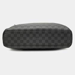 مملوكة مسبقًا Louis Vuitton Black Damier Graphite Mick MM