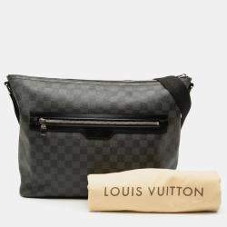 مملوكة مسبقًا Louis Vuitton Black Damier Graphite Mick MM
