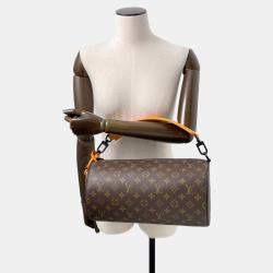 مملوكة مسبقًا Louis Vuitton Shoulder Bag Monogram Macassar Soft Polochon Handbag Black