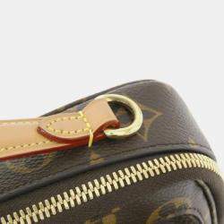 مملوكة مسبقًا حقيبة كتف كروس لوي فيتون مونوغرام يوتيليتي