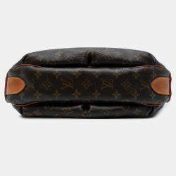 مملوكة مسبقًا حقيبة لويس فيتون تولوم مونوغرام بني GM