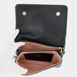 مملوكة مسبقًا حقيبة لوي فويتون بوشت كوسين سوداء جلد حمل صغير بنمط مونوغرام