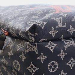 Pre Owned حقيبة ظهر لويس فيتون أبولو مونوغرام إنك إصدار محدود أزرق في الاتجاه المعاكس