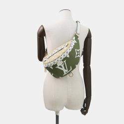 مملوكة مسبقًا Louis Vuitton Bumbag Khaki/White/Beige Monogram Monogram Giant