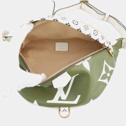 مملوكة مسبقًا Louis Vuitton Bumbag Khaki/White/Beige Monogram Monogram Giant