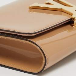 Pre Owned كَلَتش جلد لامع بيج لوي فيتون لويس