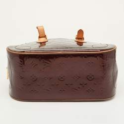 مملوكة مسبقًا Louis Vuitton Summit Drive Amarante Monogram Vernis Bag