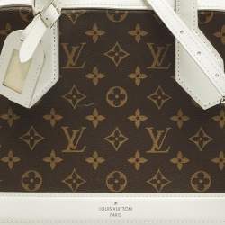 مملوكة مسبقًا Louis Vuitton Dora PM White Monogram Canvas Bag
