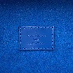 مملوكة مسبقًا لويس فويتون كوفر تريزور24 قبعة شمسية بيضاء/زرقاء مونوغرام بركة السباحة