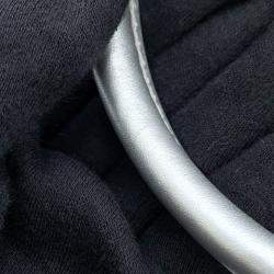 مملوكة مسبقًا حقيبة لو�ي فيتون سكاي أون ذا غو من قماش نيلون بمونوغرام أبيض MM