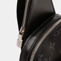 مملوكة مسبقًا Louis Vuitton Black Monogram Eclipse Avenue Slingbag PM