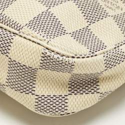 مملوكة مسبقًا Louis Vuitton Damier Azur Pochette Accessoires Bag