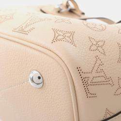 مملوكة مسبقًا Louis Vuitton Blossom Pm Mahina Handbag Leather Beige