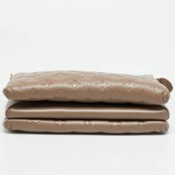 مملوكة مسبقًا حقيبة لويس فيتون كوسين PM منقوشة مونوجرام لون رمادي فاتح