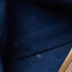 مملوكة مسبقًا حقيبة لويس فيتون كوسين PM منقوشة مونوجرام لون رمادي فاتح