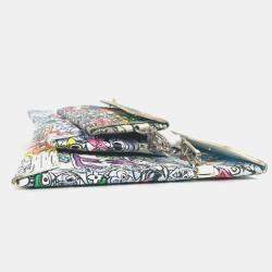 مملوكة مسبقًا حقيبة لويس فويتون مونوغرام كوميك تريو مغلف ثانية برباط حاملة بطاقات عمل/علبة بطاقات كلاتش جلد كانفاس متعددة الألوان