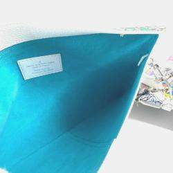 مملوكة مسبقًا حقيبة لويس فويتون مونوغرام كوميك تريو مغلف ثانية برباط حاملة بطاقات عمل/علبة بطاقات كلاتش جلد كانفاس متعددة الألوان