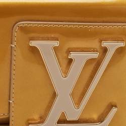 مملوكة مسبقًا Louis Vuitton Sobe Rose Florentine Vernis Clutch