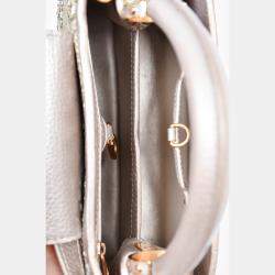 مملوكة مسبقًا Louis Vuitton 2015 Beige Metallic Sequins Taurillon Capucines BB with Strap