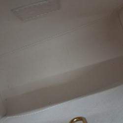 Pre Owned Louis Vuitton Cream Leather Lock & Go