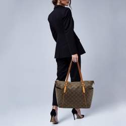 مملوكة مسبقًا حقيبة لوي فيتون توتالي كانفاس مونوغرامي MM