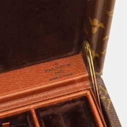 مملوكة مسبقًا حقيبة/صندوق مجوهرات لويس فويتون مونوغرام بني