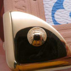 Pre Owned حقيبة لويس فيتون لوكس تي إم بيت فاليس أبيض مونوغرام متعدد الألوان