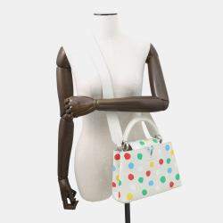 مملوكة مسبقًا حقيبة لويس فيتون كابوسينس Lvxyk جلد توريلون منقطة مطلية أبيض/متعدد الألوان بحجم بي بي