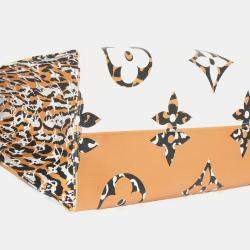 مملوكة مسبقًا Louis Vuitton White Giant Monogram Jungle Canvas Onthego GM