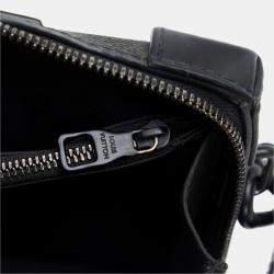 Pre Owned محفظة لوي فويتون سوداء مونوغرام إكليبس سوفت ترنك كروس بودي