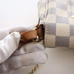 مملوكة مسبقًا Louis Vuitton Damier Azur Favorite MM White Blue Canvas Shoulder Bag